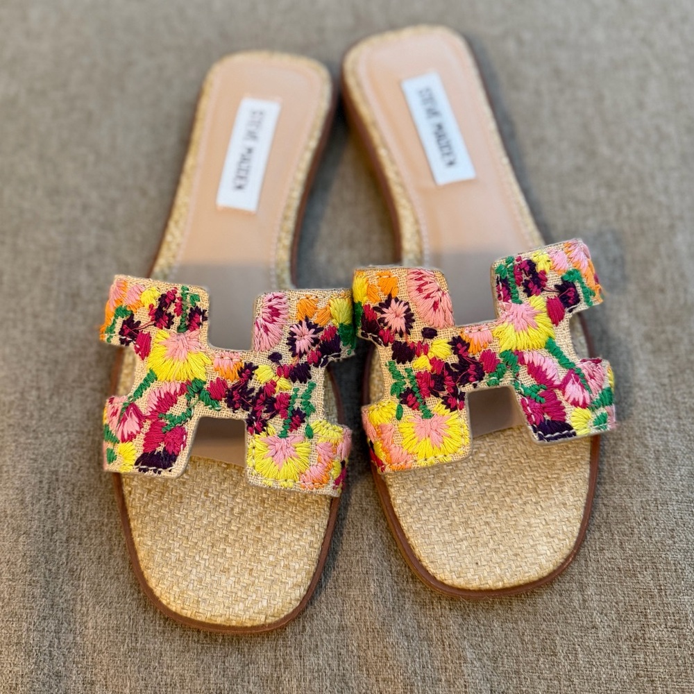 Steve Madden Hadyn Floral Embroidered Sandals Size 7.5-Worn Only Once